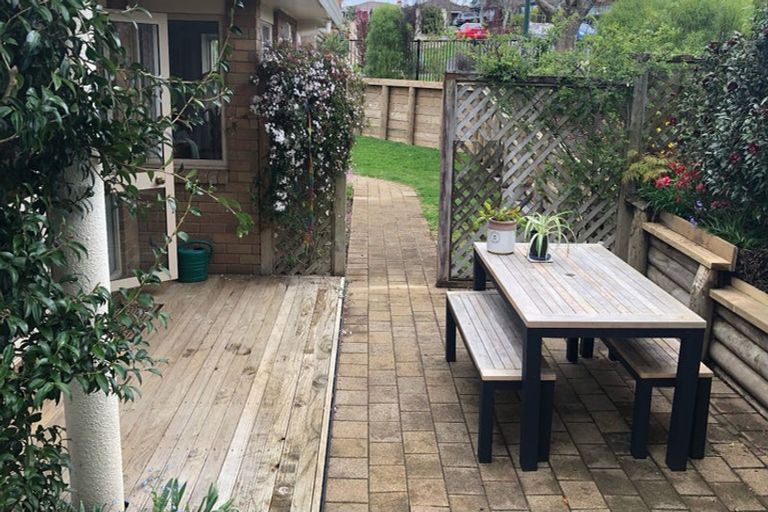 Photo of property in 1 Glenburn Place, Nawton, Hamilton, 3200