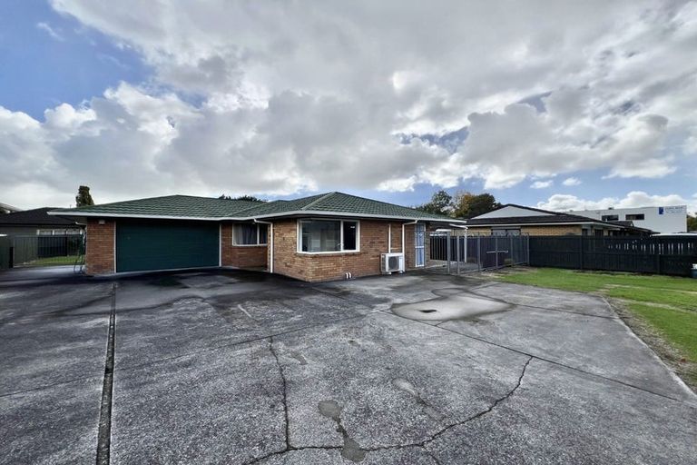Photo of property in 329 Great South Road, Papakura, 2110