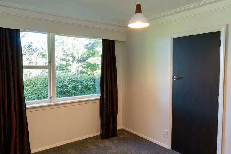 Photo of property in 137 Kaikorai Valley Road, Glenross, Dunedin, 9011
