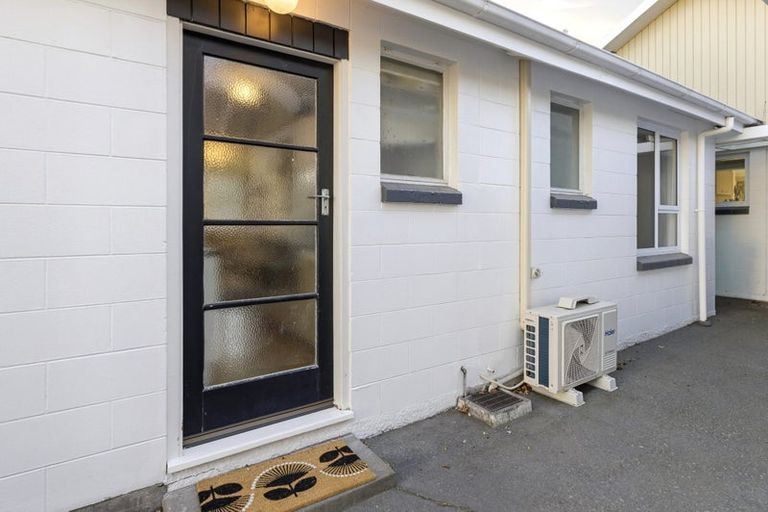 Photo of property in 2/22 Holly Road, St Albans, Christchurch, 8014