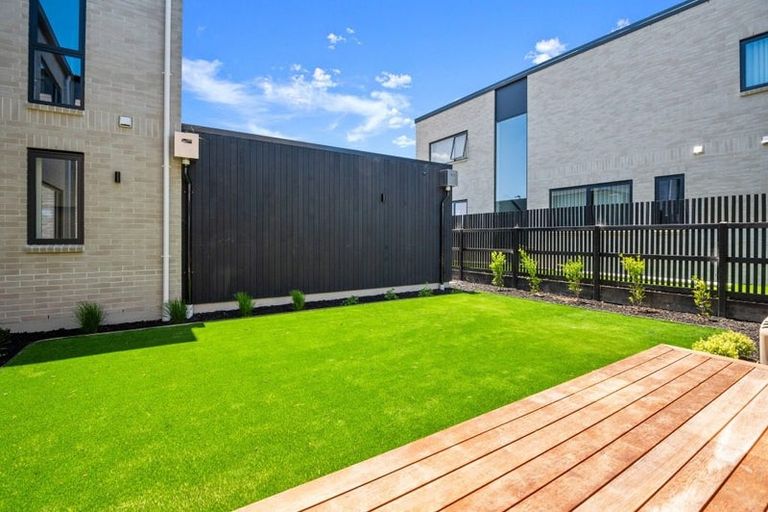 Photo of property in 43 Bristol Freighter Road, Hobsonville, 0616