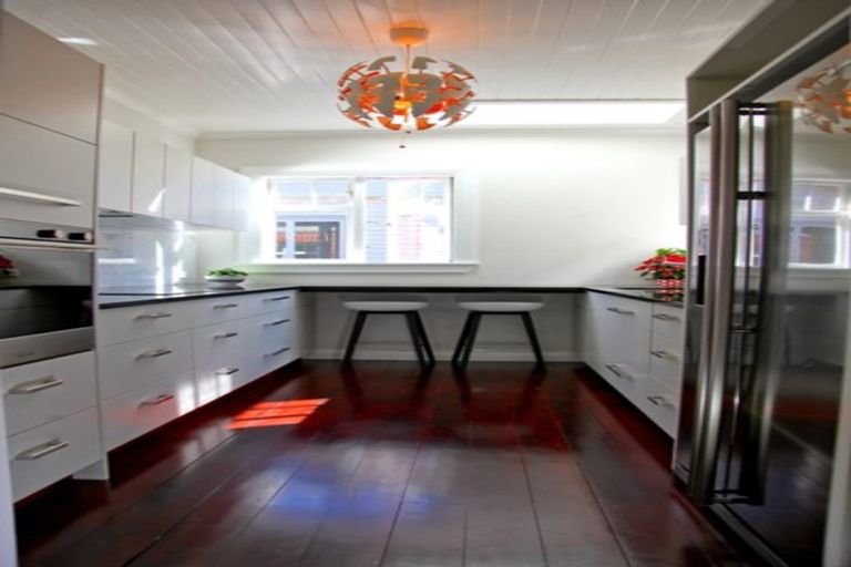 Photo of property in 24 Hinau Street, Woburn, Lower Hutt, 5010