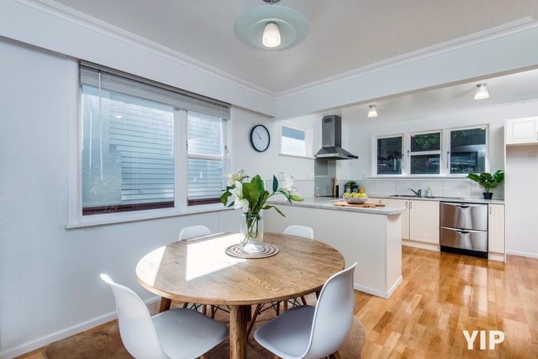 Photo of property in 23 Omega Street, Newlands, Wellington, 6037