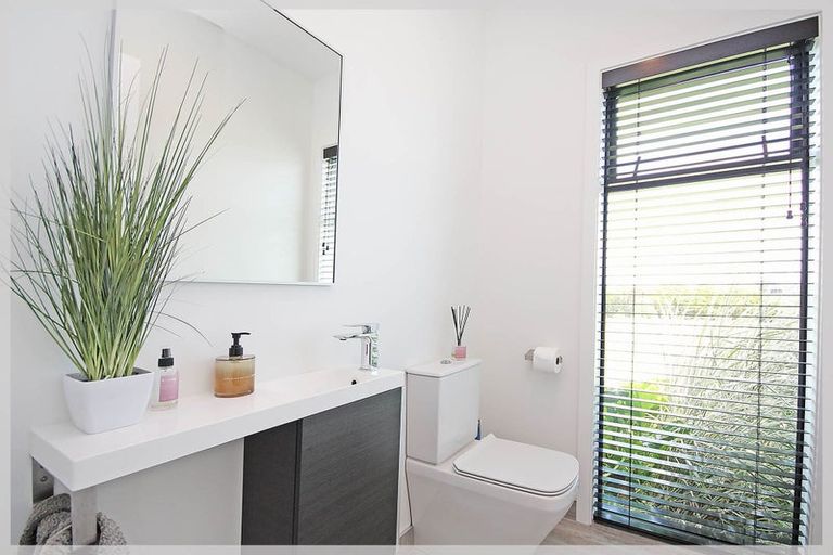 Photo of property in 16 Carex Grove, Foxton Beach, Foxton, 4815