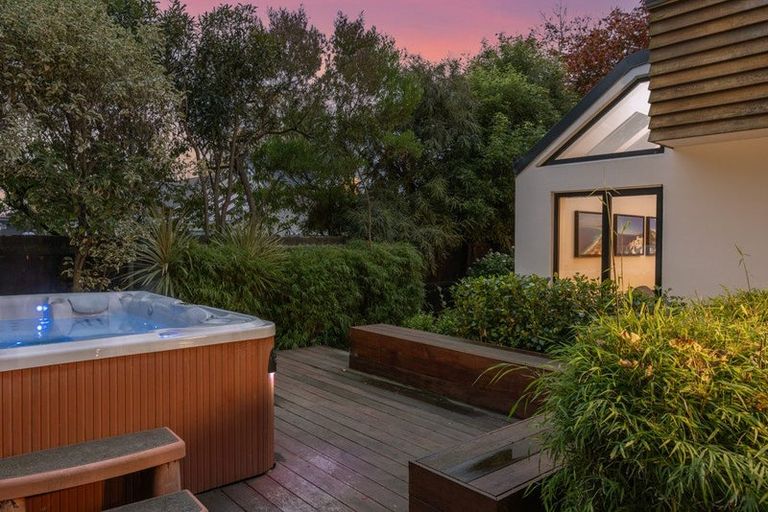 Photo of property in 7 Glandovey Road, Fendalton, Christchurch, 8052