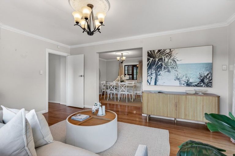 Photo of property in 2 Memorial Drive, Parahaki, Whangarei, 0112
