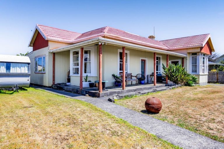 Photo of property in 68 Domett Street, Opunake, 4616