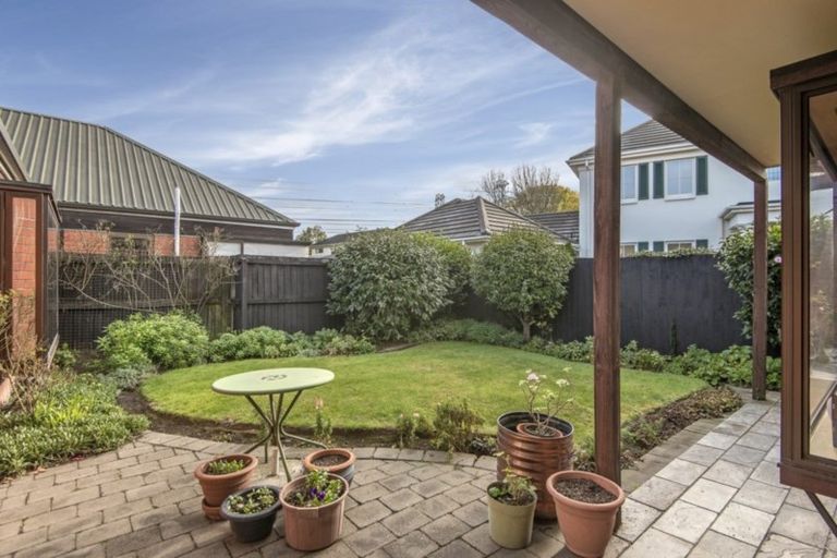 Photo of property in 26 Felstead Place, Avonhead, Christchurch, 8042