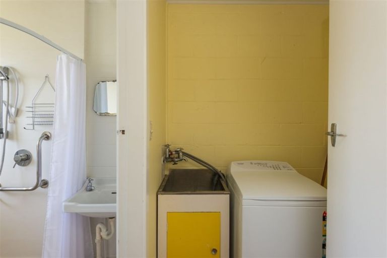 Photo of property in 4/225 Edgeware Road, Edgeware, Christchurch, 8013