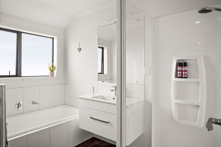 Photo of property in 21c Highlands Drive, Waipawa, 4277