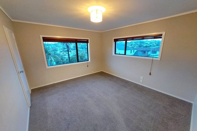 Photo of property in 2a Korotaha Terrace, Rothesay Bay, Auckland, 0630