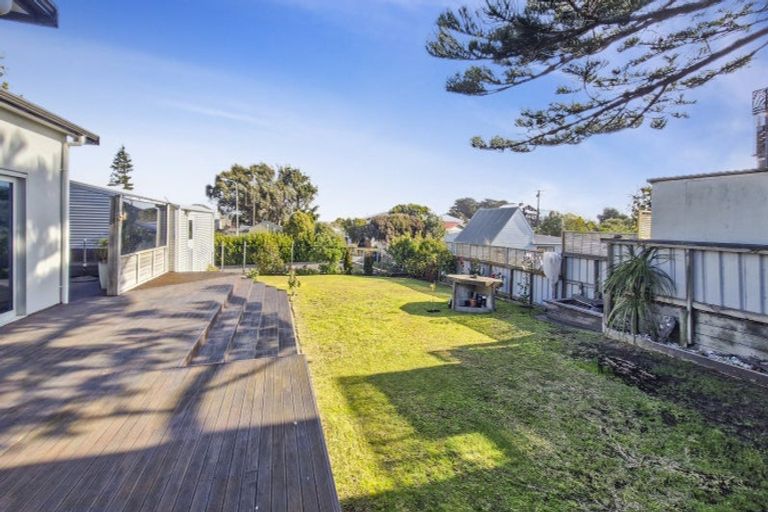 Photo of property in 25 Hall Place, Foxton Beach, Foxton, 4815