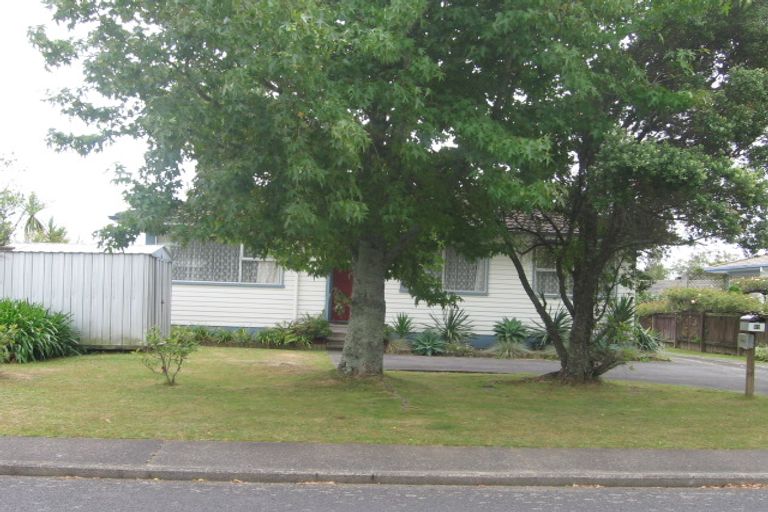 Photo of property in 2/23 Powrie Street, Glenfield, Auckland, 0629