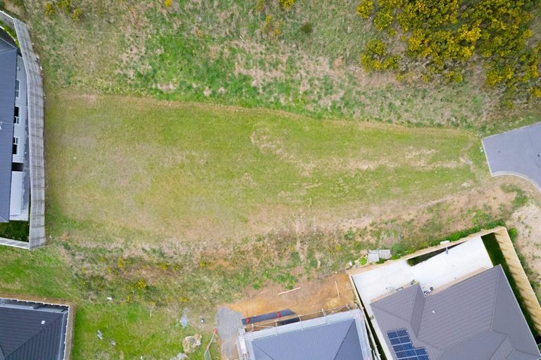 Photo of property in 21 Te Hoiere Street, Aotea, Porirua, 5024