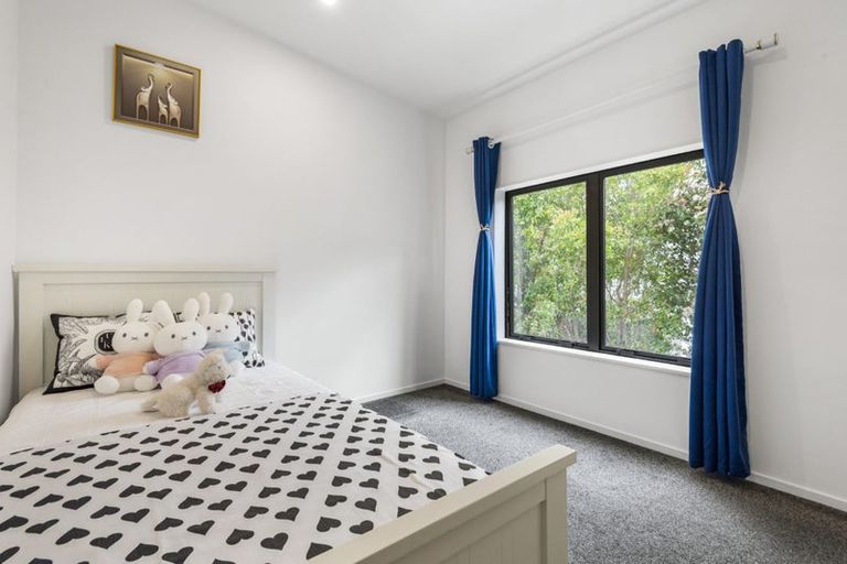 Photo of property in 61a Knights Road, Rothesay Bay, Auckland, 0630