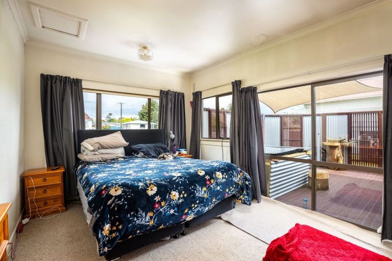 Photo of property in 10 Miranda Street, Stratford, 4332