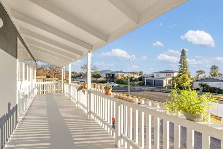 Photo of property in 9 Wychwood Crescent, Springfield, Rotorua, 3015