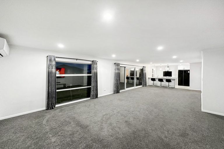 Photo of property in 8 Clonbunny Close, Rolleston, 7614