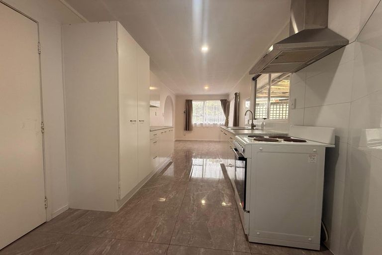 Photo of property in 58 Everglade Drive, Goodwood Heights, Auckland, 2105