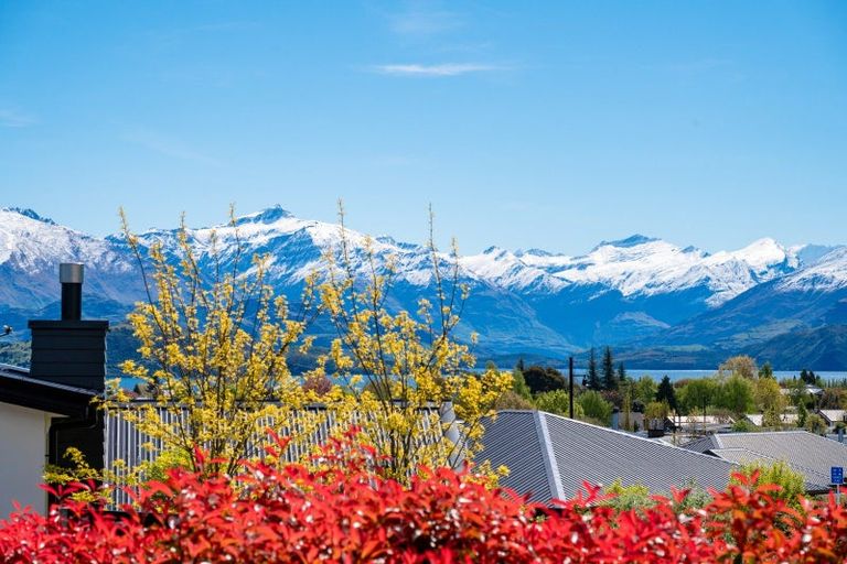 Photo of property in 13 Kotare Drive, Wanaka, 9305