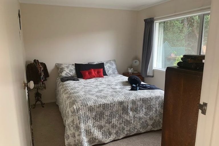 Photo of property in 41 Cron Avenue, Te Atatu South, Auckland, 0610