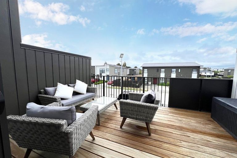 Photo of property in 18 Kaokao Lane, Mangere, Auckland, 2022