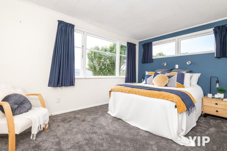 Photo of property in 115 Ruskin Road, Newlands, Wellington, 6037
