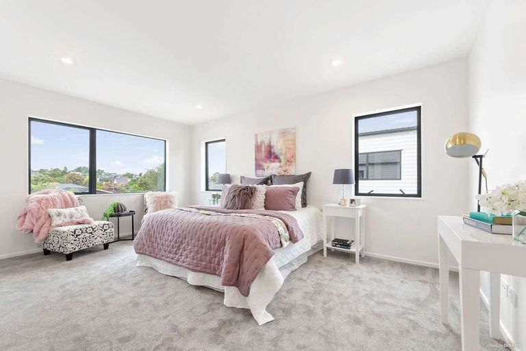 Photo of property in 17e Stanniland Street, Sunnyhills, Auckland, 2010