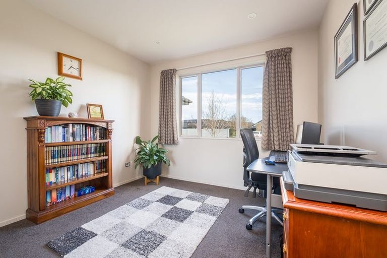 Photo of property in 4 Loeb Place, Rolleston, 7614