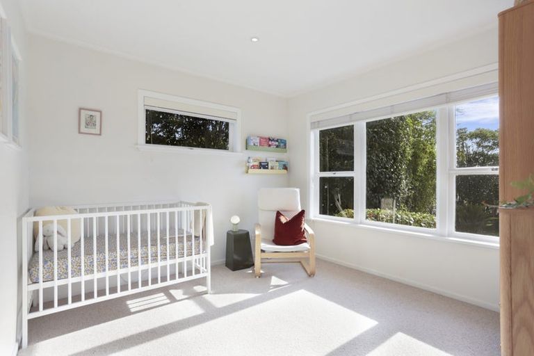 Photo of property in 31 Renata Crescent, Te Atatu Peninsula, Auckland, 0610