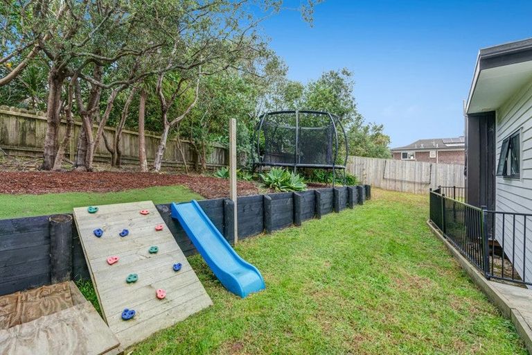 Photo of property in 35a St James Avenue, Helensville, 0800