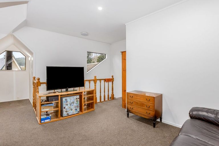 Photo of property in 21 Mangaroa Hill Road, Maoribank, Upper Hutt, 5018