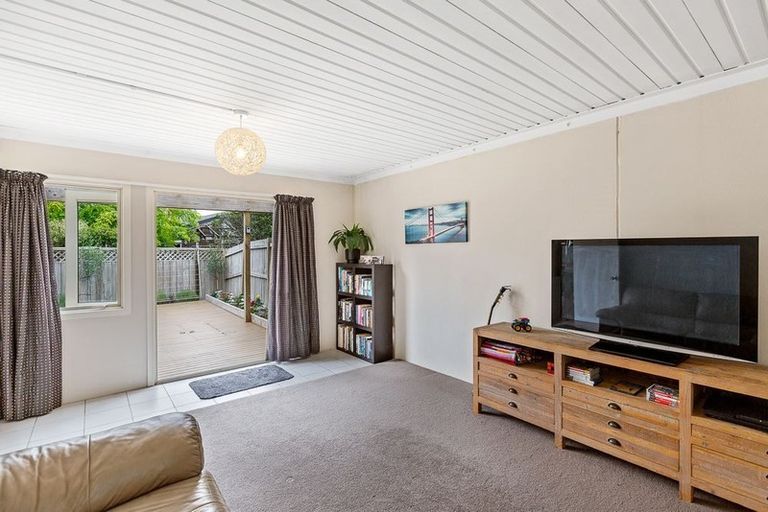 Photo of property in 2/137 Lakeside Drive, Orewa, 0931