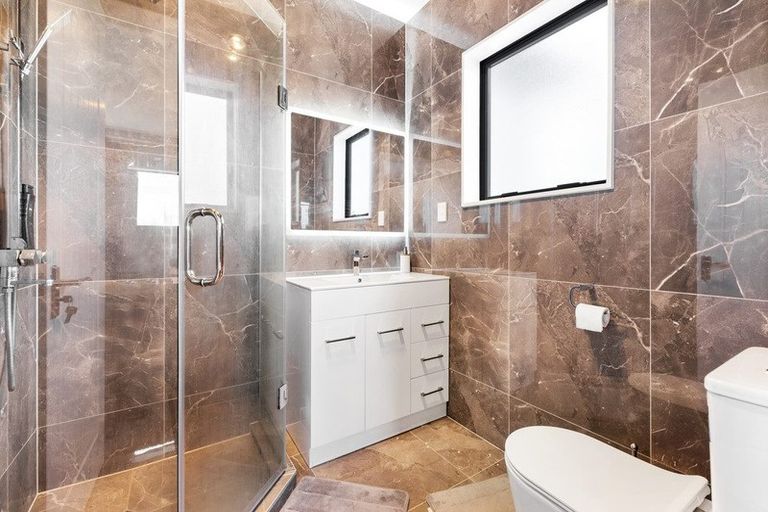 Photo of property in 6 Keiha Crescent, Massey, Auckland, 0614