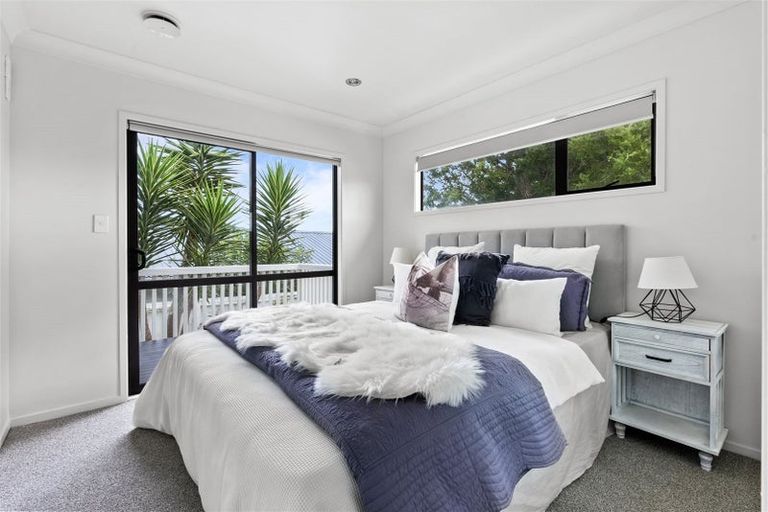Photo of property in 15a Correa Court, Goodwood Heights, Auckland, 2105