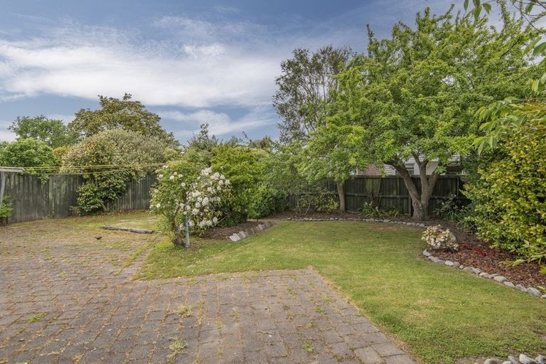 Photo of property in 11 Verran Place, Fendalton, Christchurch, 8052
