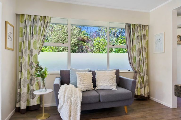 Photo of property in 15 Kauri Road, Waikanae, 5036