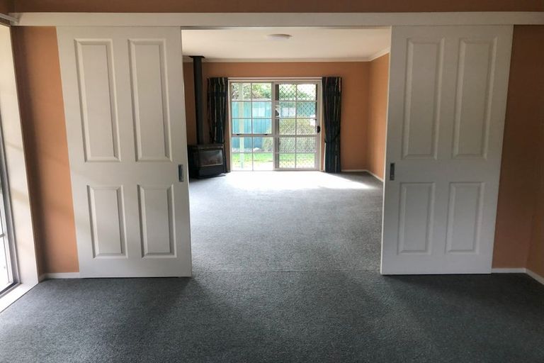 Photo of property in 4 Holly Court, Palmerston North, 4410