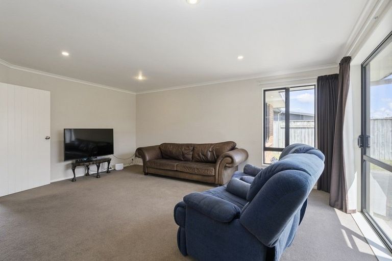 Photo of property in 33 Geneva Terrace, Kelvin Grove, Palmerston North, 4414