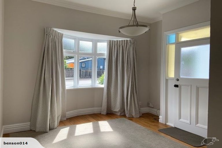Photo of property in 9 Royal Street, Berhampore, Wellington, 6023