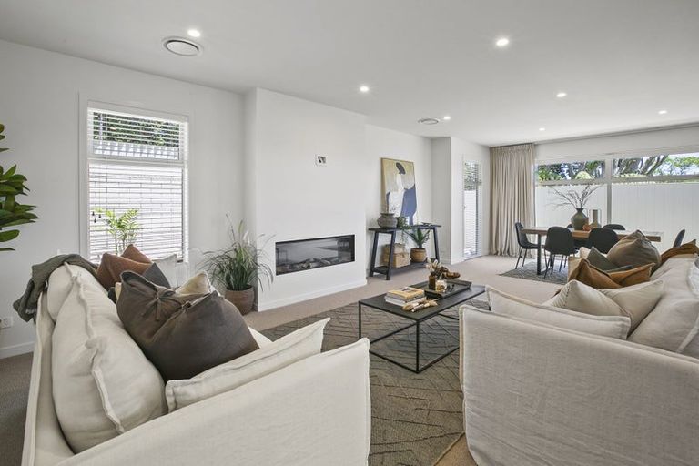 Photo of property in Mangorei Road, Strandon, New Plymouth, 4312