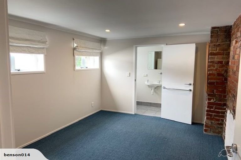 Photo of property in 9 Royal Street, Berhampore, Wellington, 6023