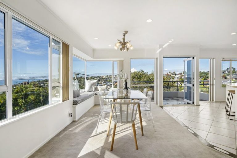 Photo of property in 23 Kiteroa Terrace, Rothesay Bay, Auckland, 0630
