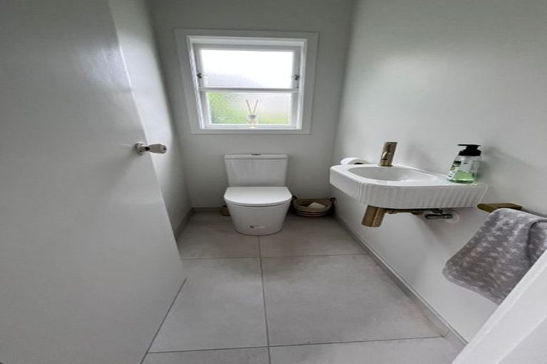 Photo of property in 36 Tio Tio Road, Miramar, Wellington, 6022
