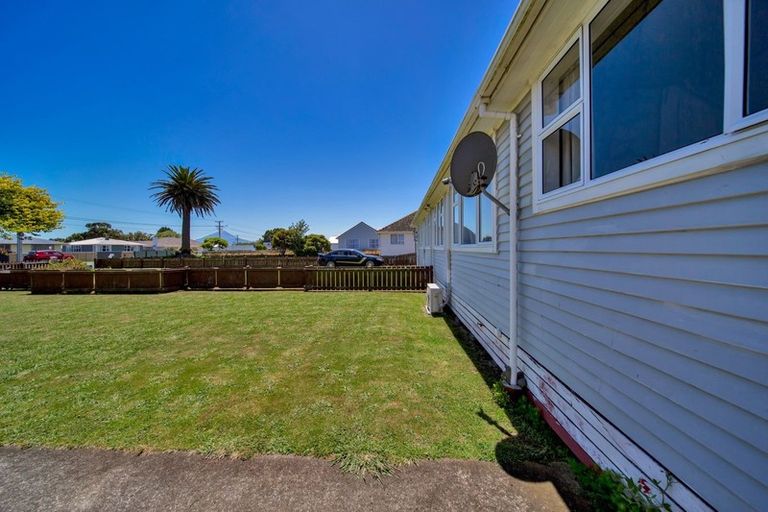 Photo of property in 28 Waihi Road, Hawera, 4610