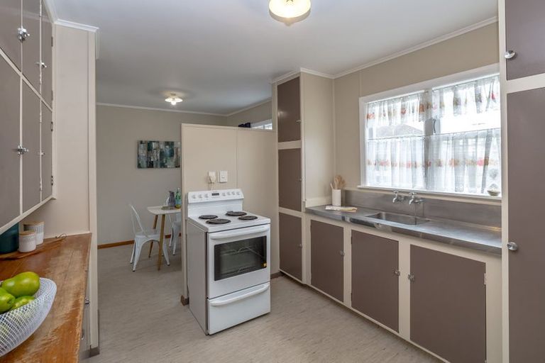 Photo of property in 50-52 Cameron Crescent, Masterton, 5810
