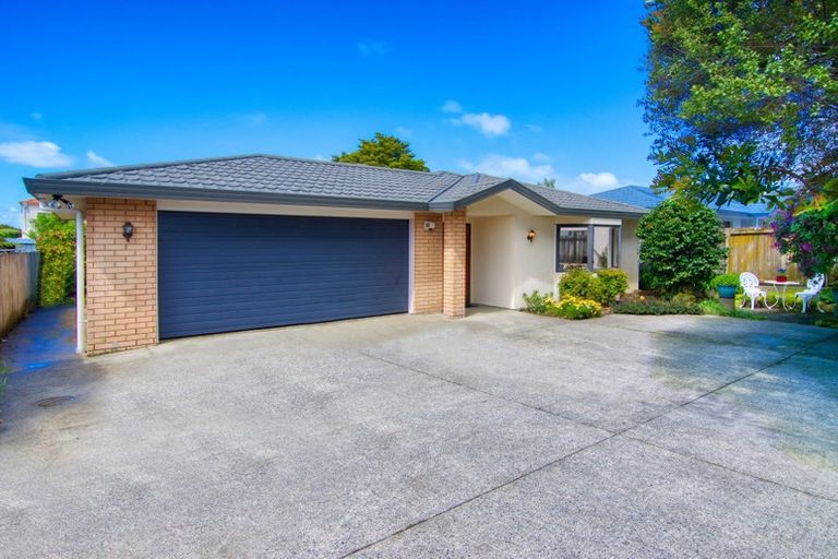 Photo of property in 120a Hutchinson Avenue, New Lynn, Auckland, 0600
