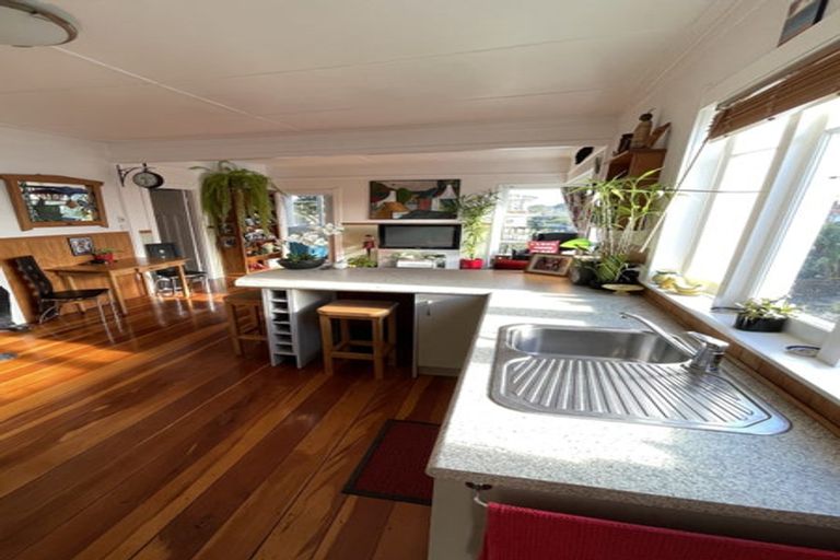 Photo of property in 9 Copley Street, New Lynn, Auckland, 0600