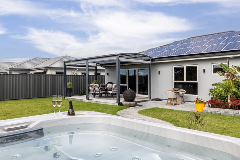 Photo of property in 23 Rakaia Way, Poraiti, Napier, 4112