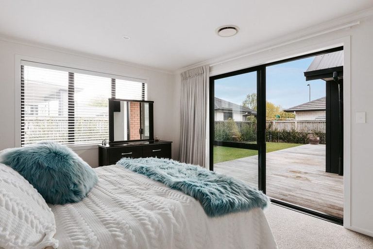 Photo of property in 4 Washingtonia Way, Omokoroa, 3114
